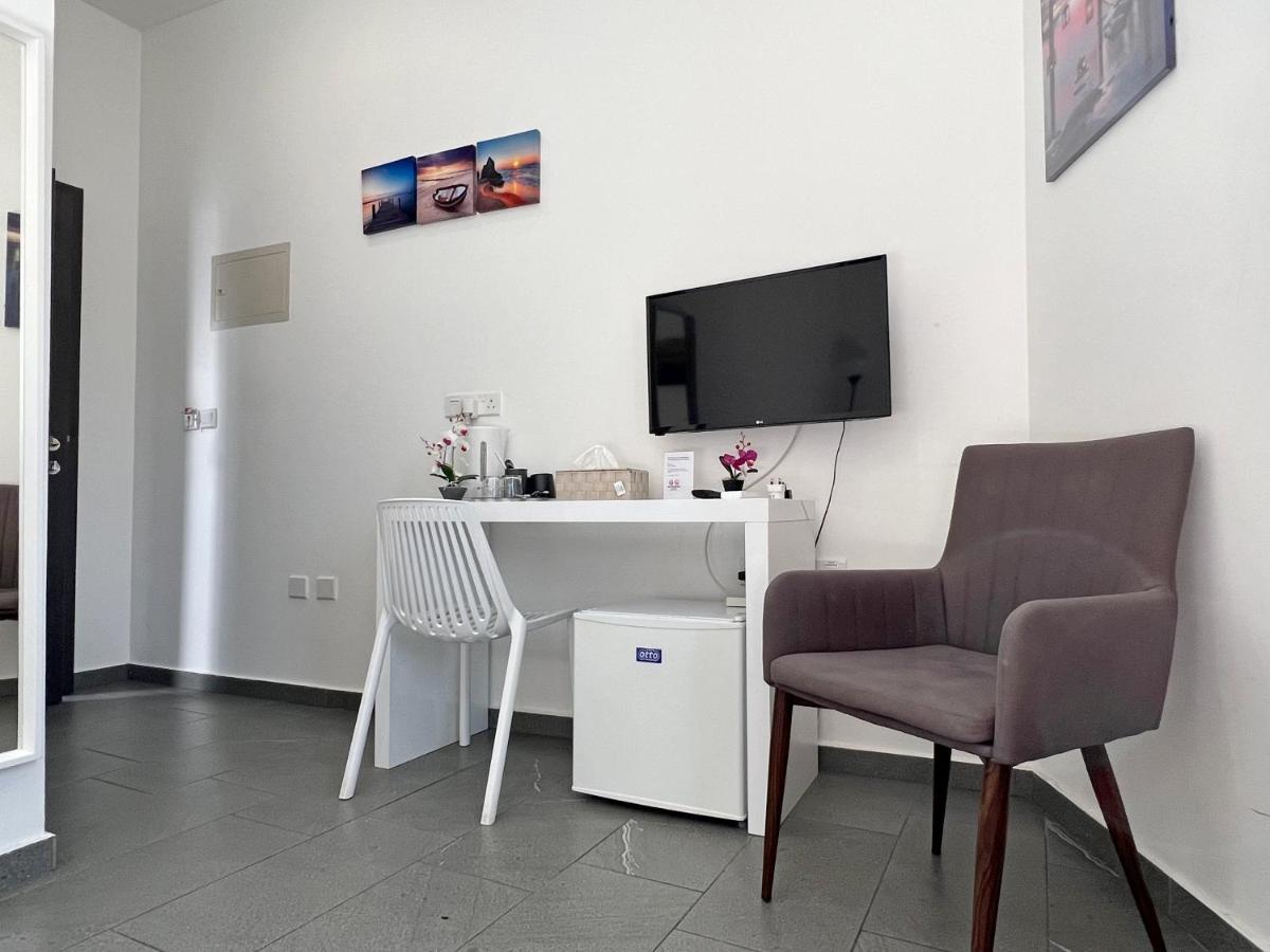 Apollo Rooms By Albert'S Apartment Larnaca Buitenkant foto