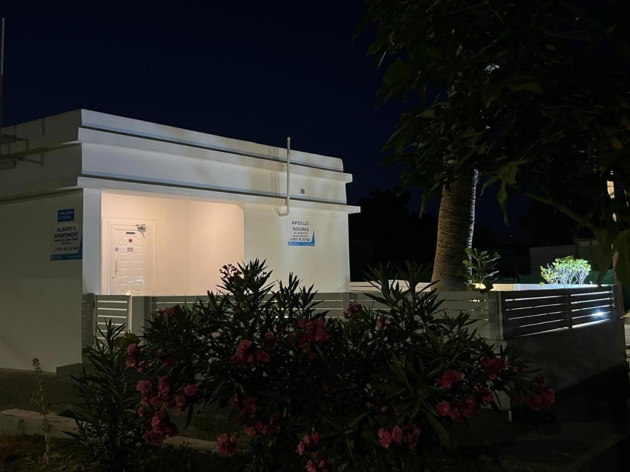 Apollo Rooms By Albert'S Apartment Larnaca Buitenkant foto